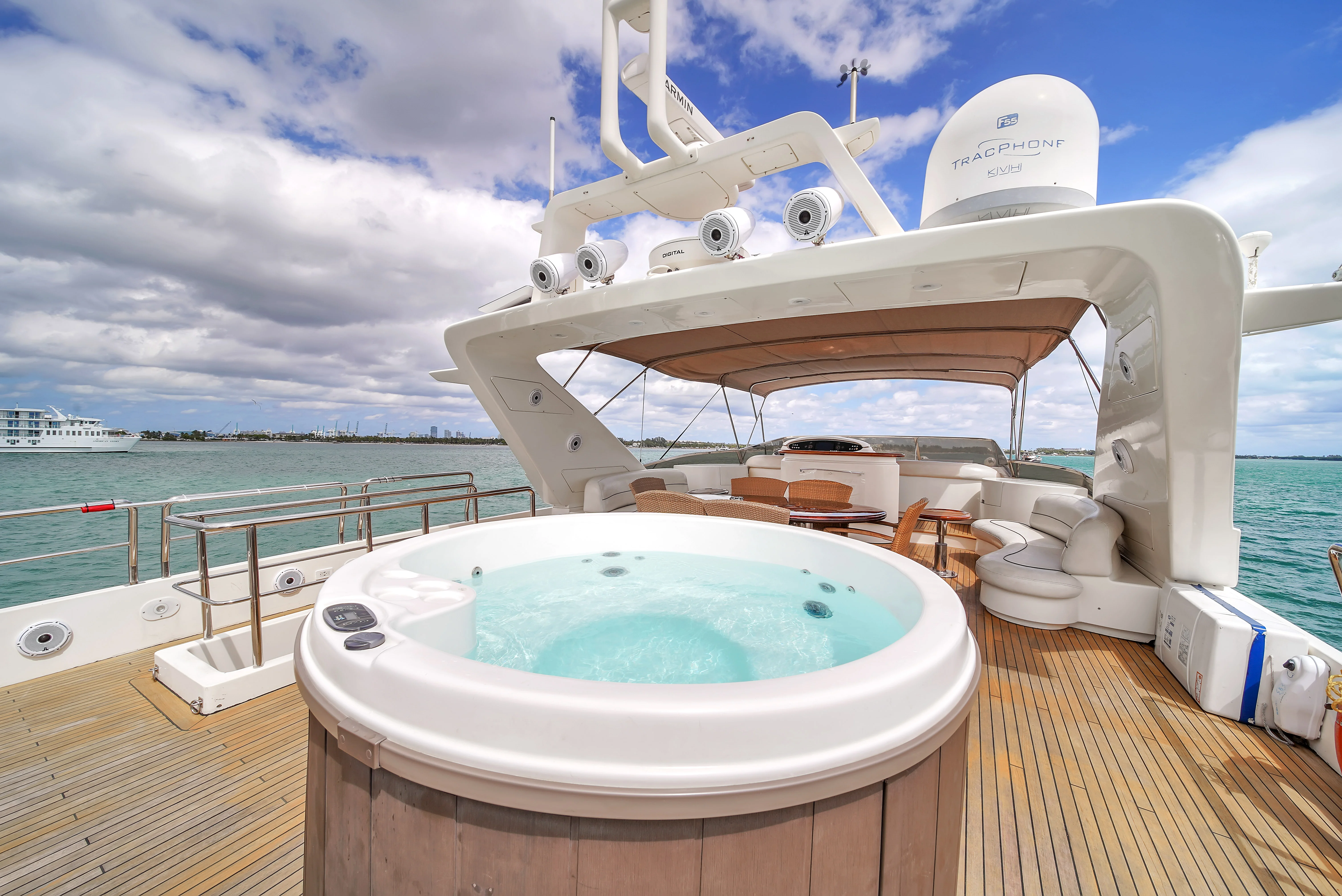105ft Azimut Daniela cabin view